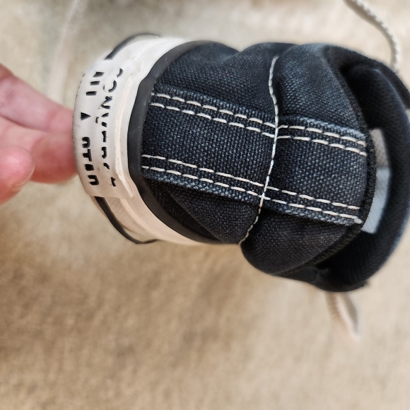 Converse Kids Black and White Low Top Chuck Taylor Padded Style Sneakers Size 12 - Picture 6 of 7